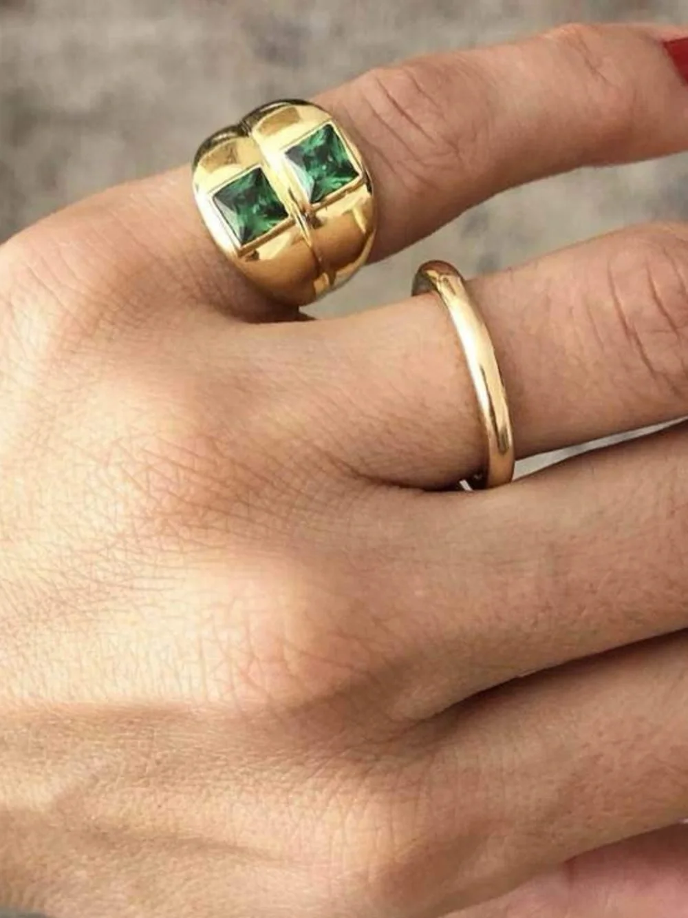 Gold Plated Bezel Green Emerald-like Stone Ring sz 7
